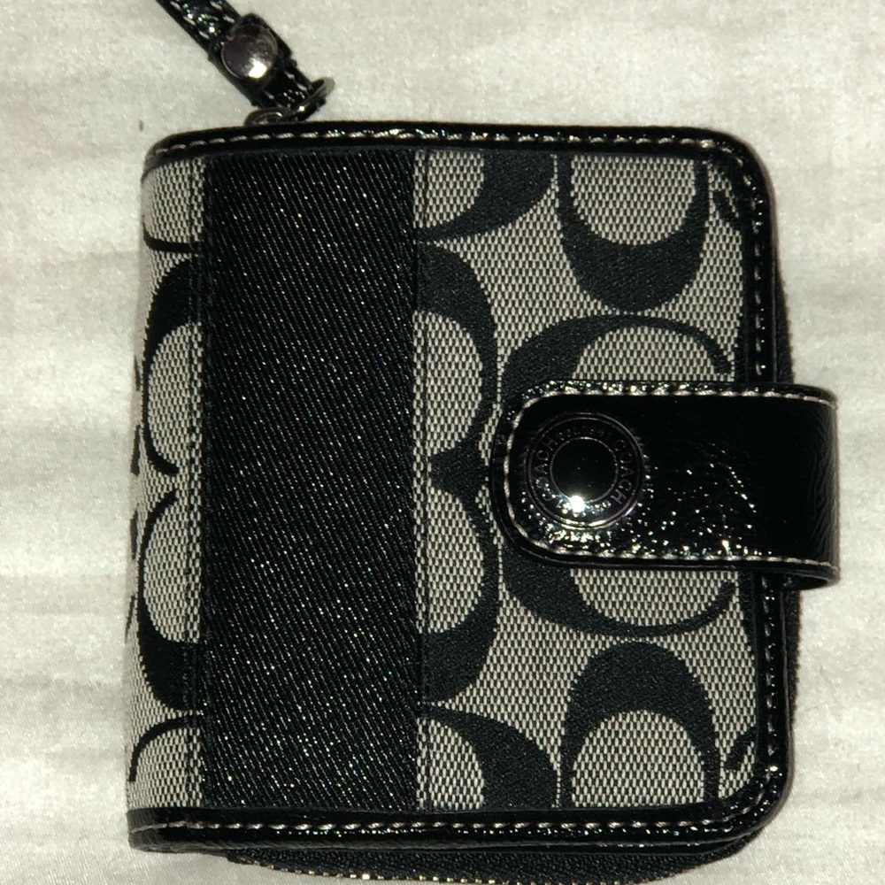 NWOT Coach multifunctional wallet